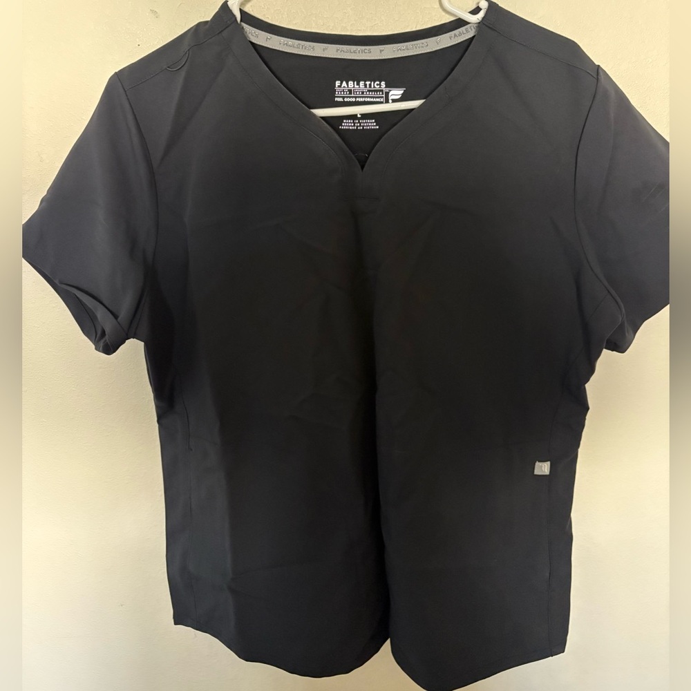 Fabletics Scrubs Black Petal 3-Pocket Scrub Top